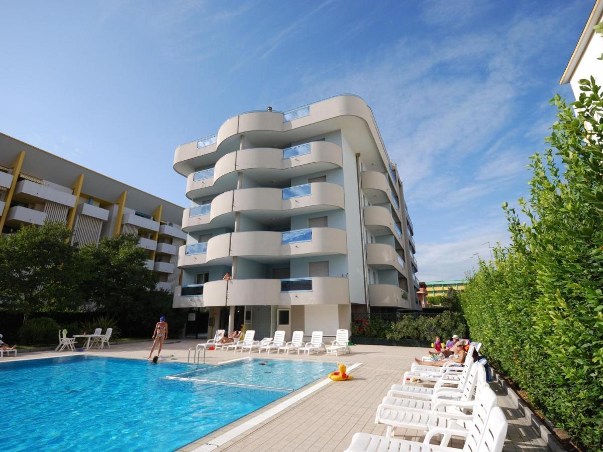 Apartment In Bibione Spiaggia Near The Beach Exterior photo